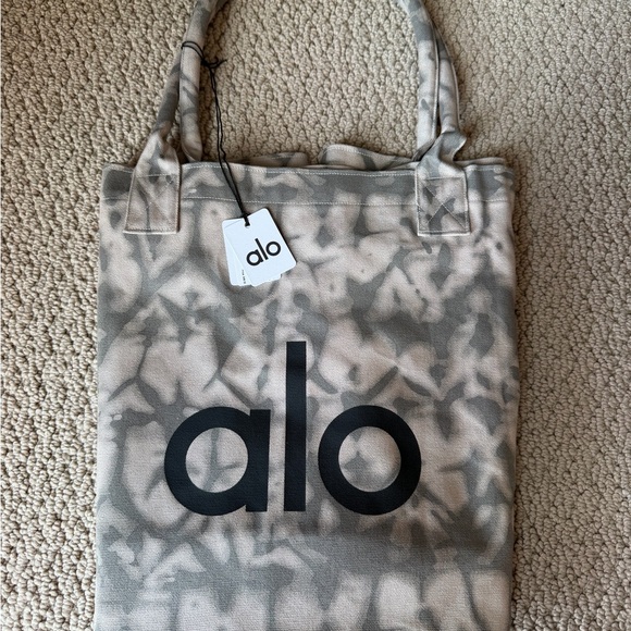 ALO Yoga Beige Camouflage Tote Bag OS - Picture 2 of 5